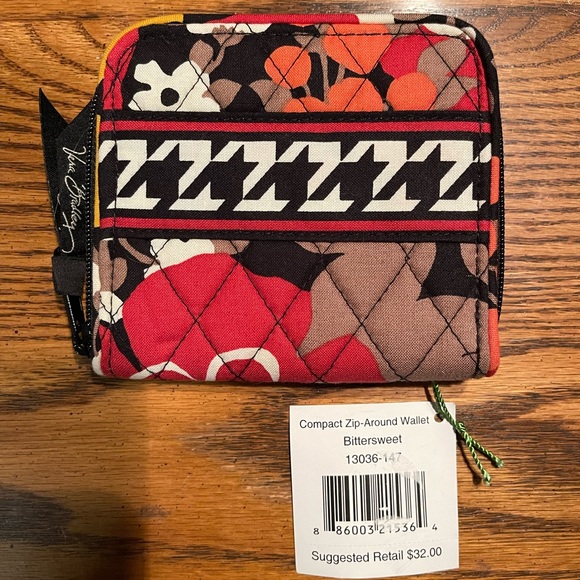 VERA BRADLEY FLORAL Wallet - Picture 2 of 6